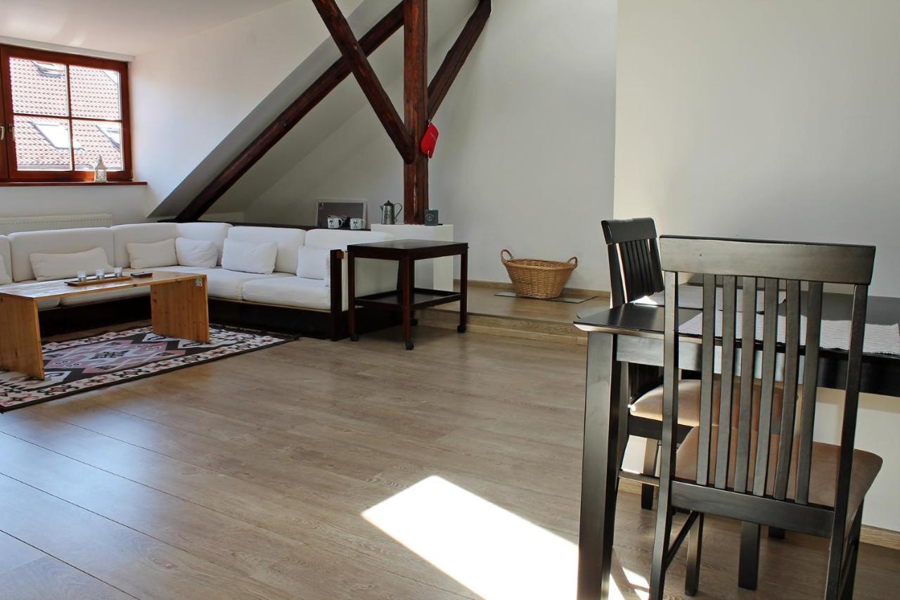 Appartement Attic With Parking, Near The Center Of Cb - 110M2 à Ceske Budejovice Extérieur photo