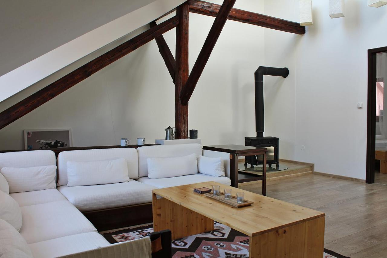 Appartement Attic With Parking, Near The Center Of Cb - 110M2 à Ceske Budejovice Extérieur photo
